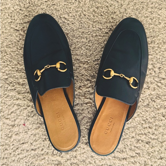 Authentic Gucci Mules. I am re-poshing. Great condition! - Picture 1 of 7